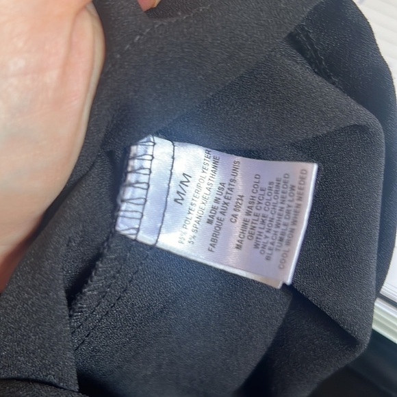 RED SAKS FIFTH AVENUE High Neck Black Top Sleeveless Blouse Medium - Picture 4 of 5